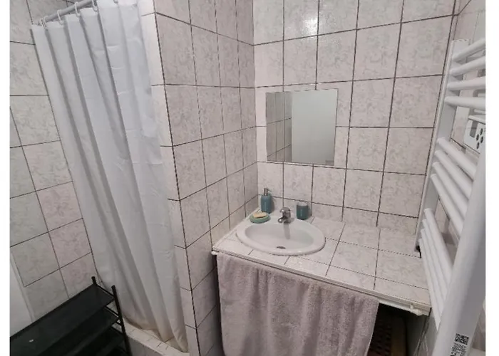 Proche * אז'אקסיו